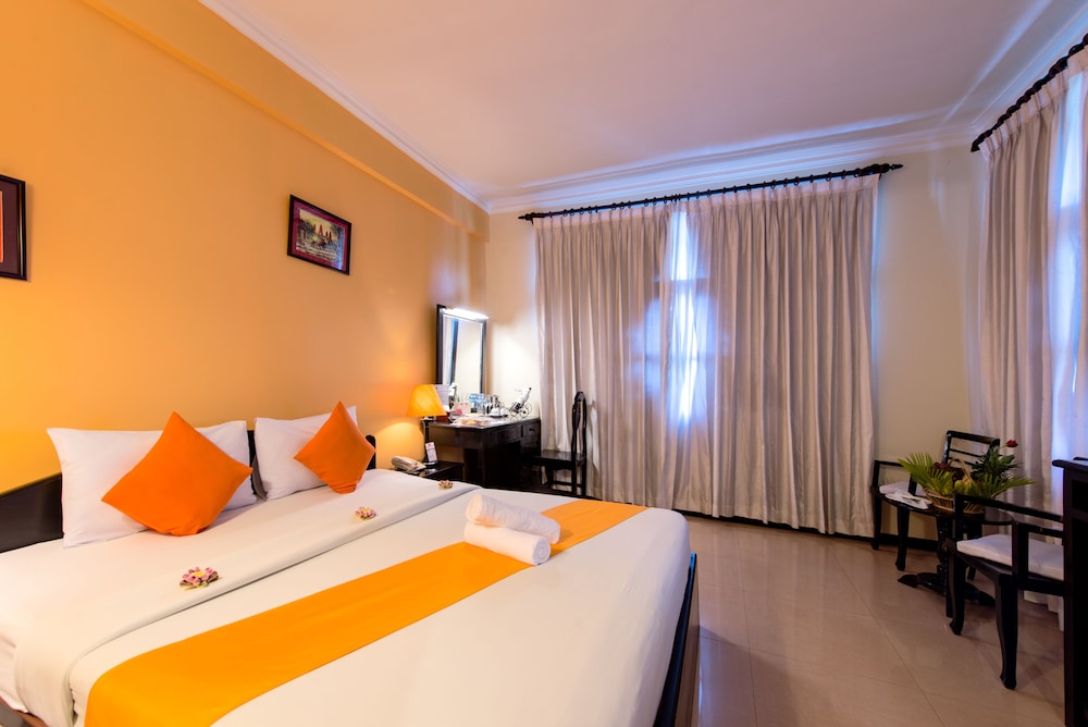 Deluxe Double or Twin Room - Photo 6