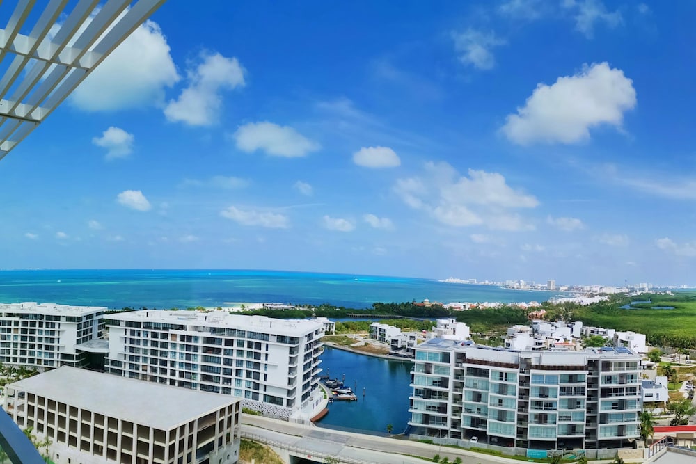 Room, 1 King Bed with Sofa bed, Ocean View (Balcony) - Photo 4