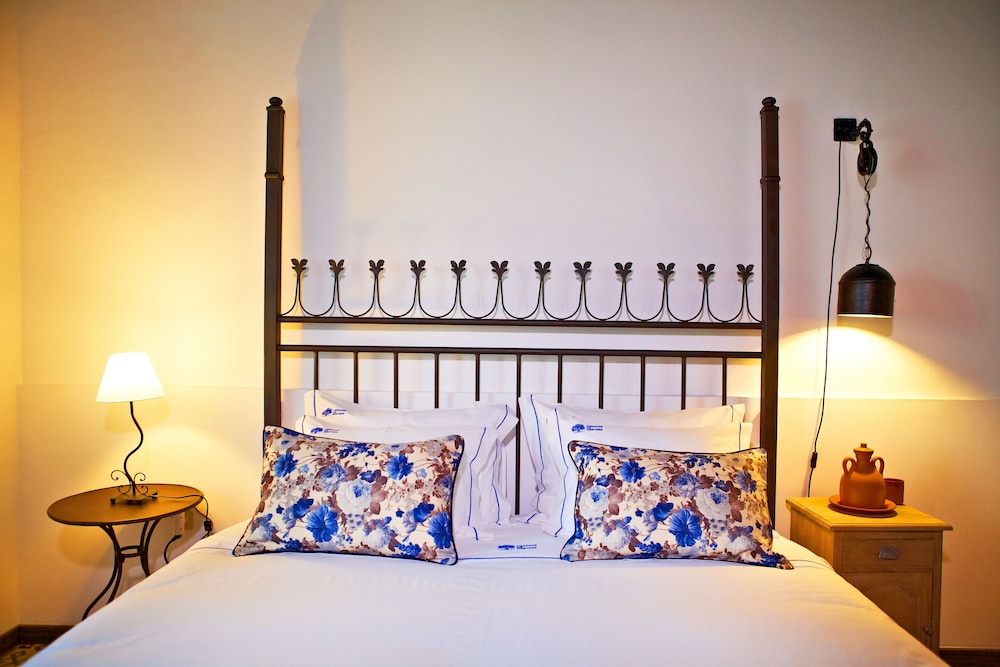 Double or Twin Room - Photo 6