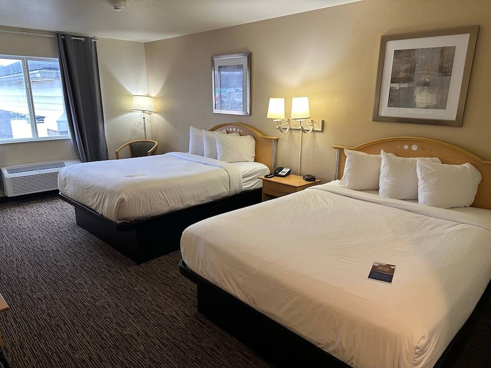Room, 2 Queen Beds, Non Smoking - Photo 1