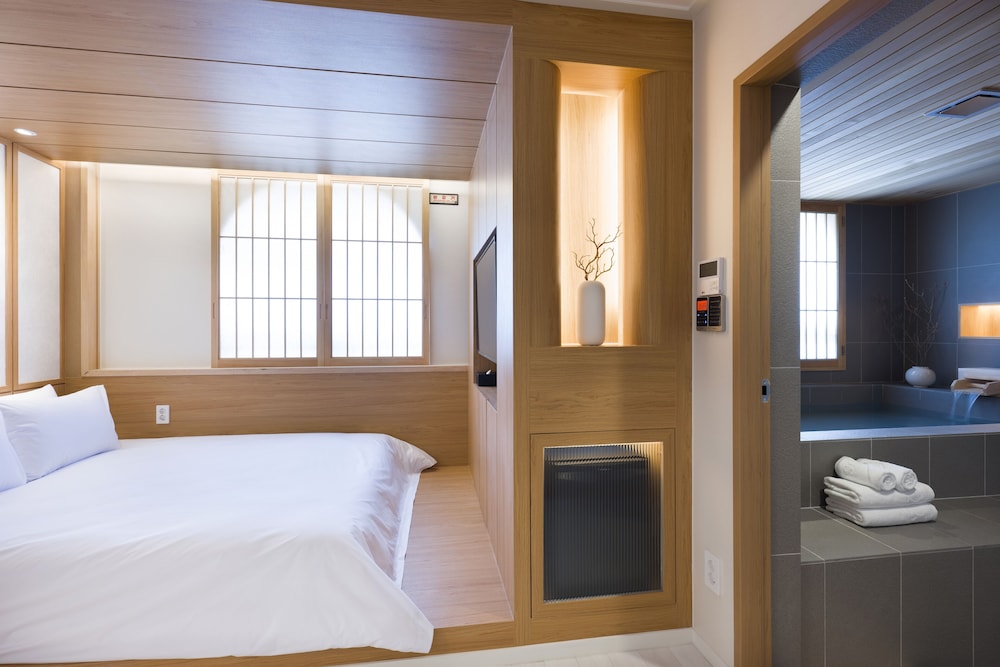 Private Double Room - Photo 9