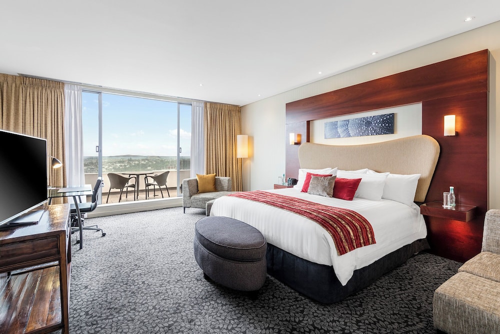 Suite, 1 King Bed, Balcony, Ocean View (Club Lounge Access) - Photo 2