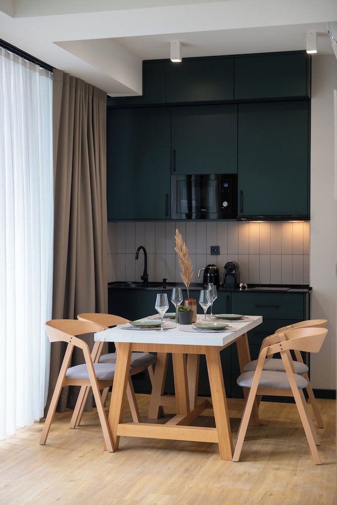1-BR Premium Balcony Suite with Kitchen photo 2