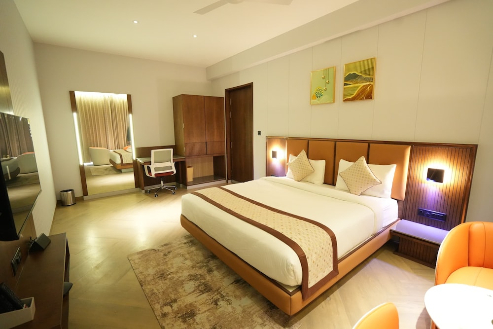 Superior Suite, City View photo 1