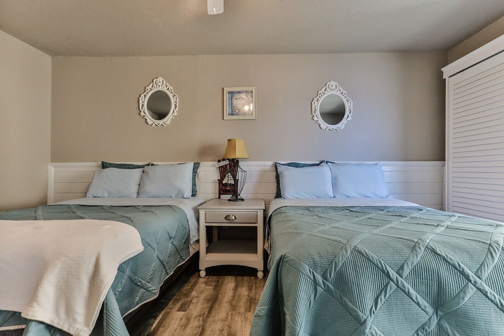 Suite - Photo 2