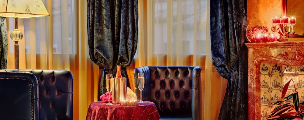 Superior Double or Twin Room photo 3