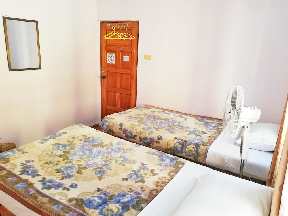 Economy Twin Room, 2 Twin Beds photo 3