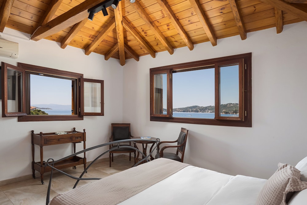 Classic Villa, Sea View