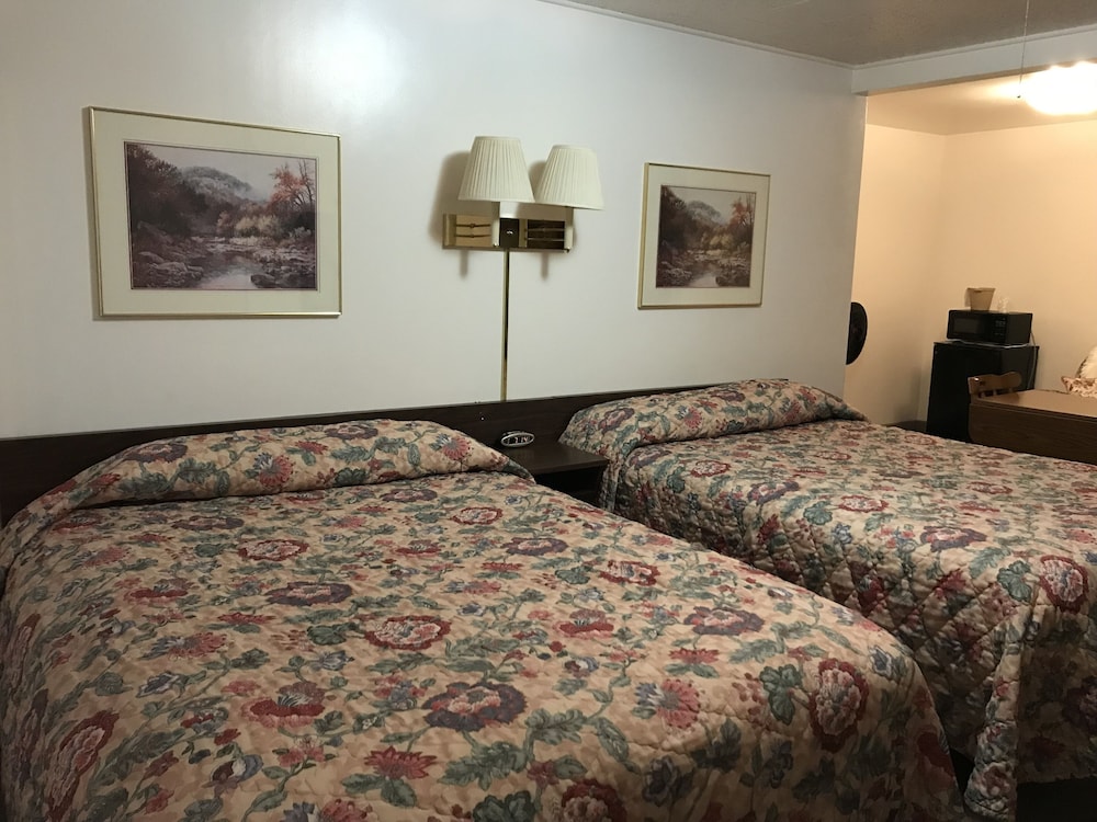 Room, 2 Queen Beds, Non Smoking photo 1