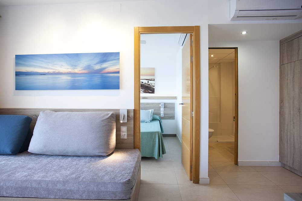Apartment, 1 Bedroom, Balcony photo 3