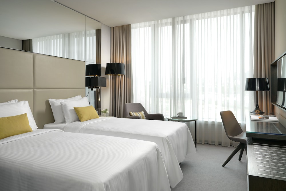 Room, 2 Twin Beds, City View photo 3