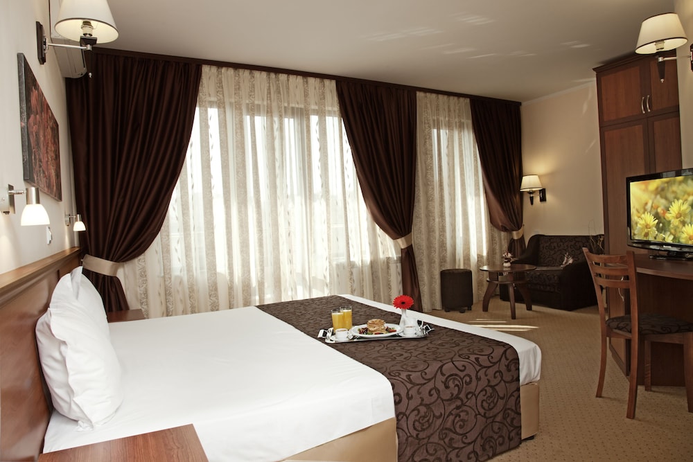 Deluxe Double Room, Balcony - Photo 4