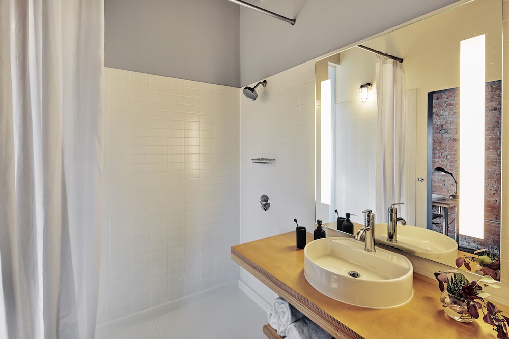 Suite, 2 Double Beds, City View - Photo 7