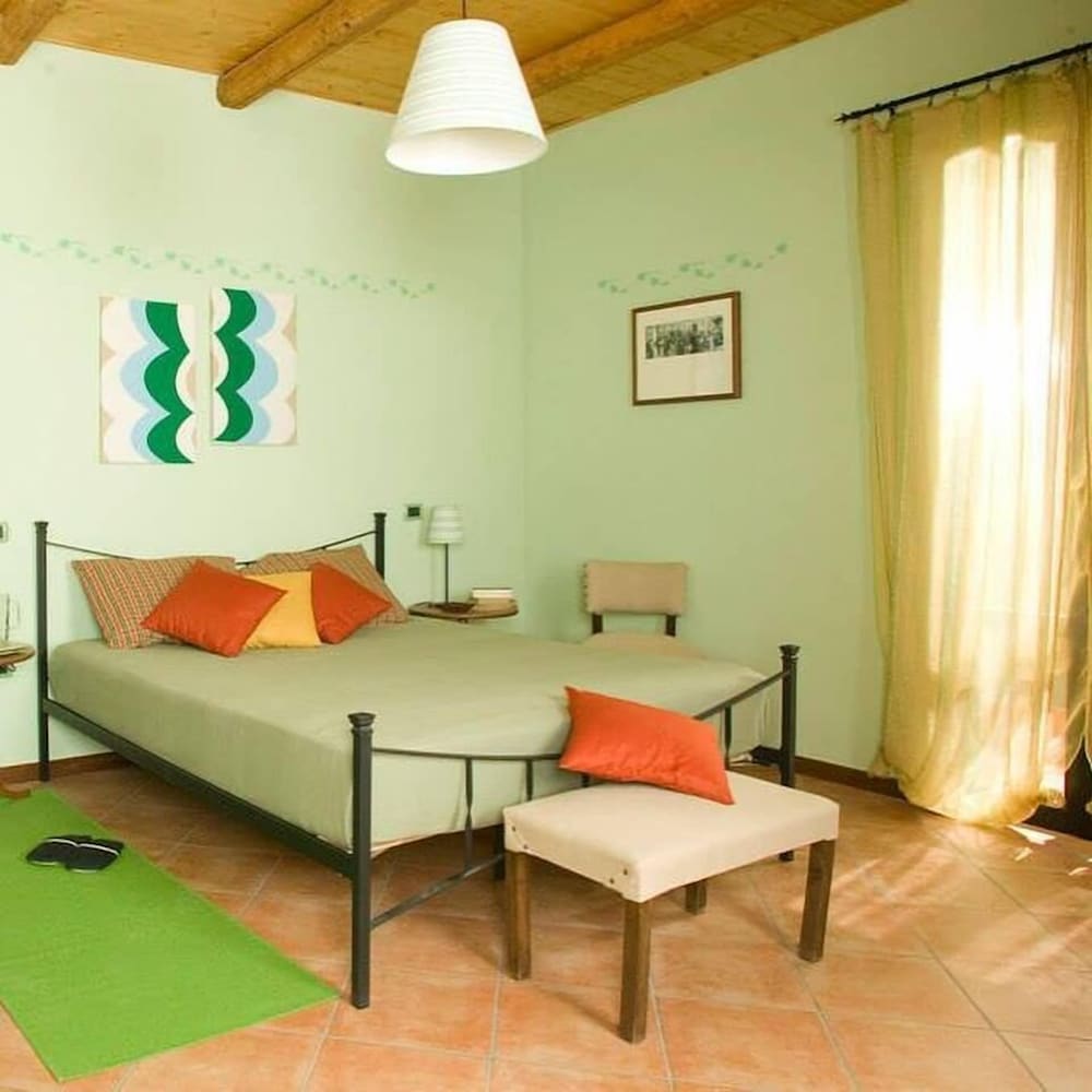 Apartment, 2 Bedrooms, Ground Floor photo 2