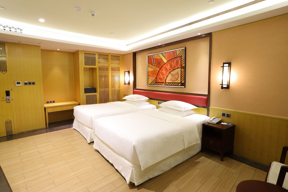 Room, 2 Double Beds, Resort View photo 3