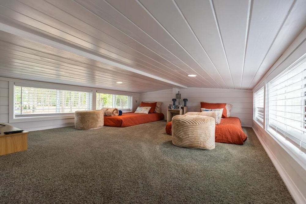 House, Multiple Beds, Patio (109 PGL) photo 2
