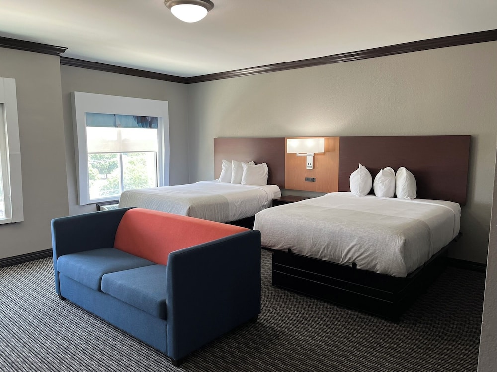 Room, Multiple Beds, Non Smoking - Photo 1