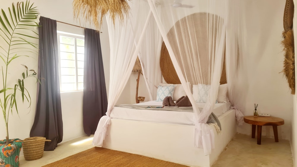 Basic Quadruple Room, Sea View
