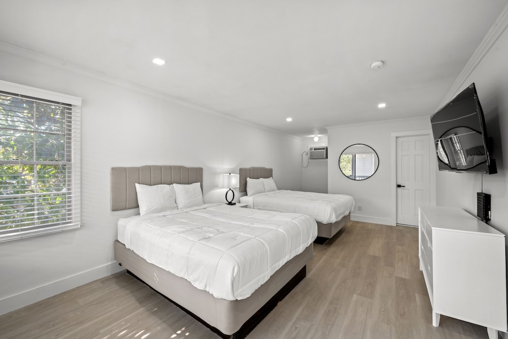 Double Room, 2 Double Beds