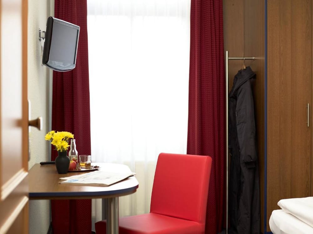 Single Room photo 3