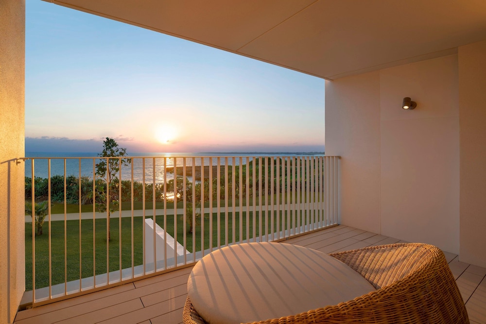 Room, 2 Double Beds, Ocean View photo 2