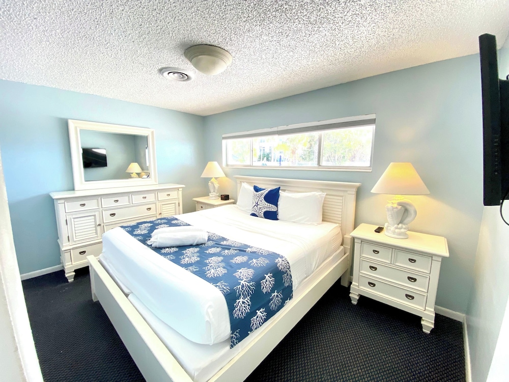 Gulfront 2 Bedroom Unit #1 (at White Sands) photo 3