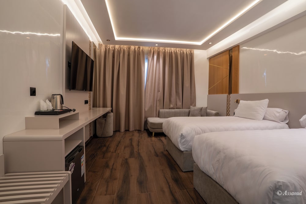 Twin Room, Balcony, Mountain View