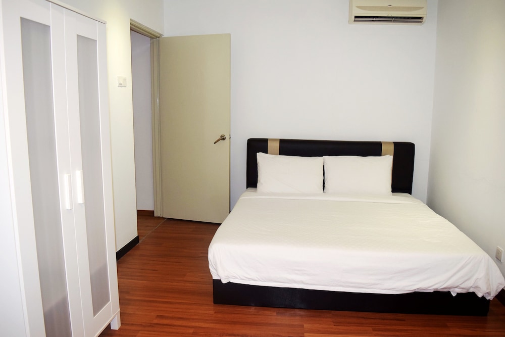 2 Bedrooms Apartment