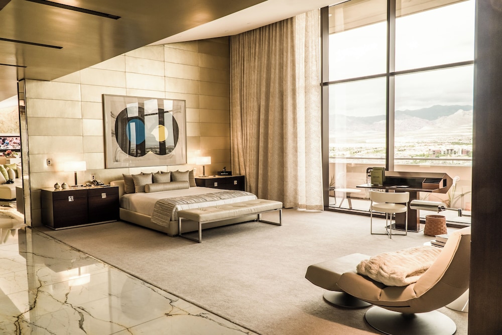 Canyon Suite