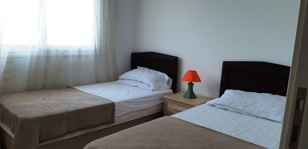 Comfort Apartment, 2 Bedrooms, Balcony, Garden View photo 3
