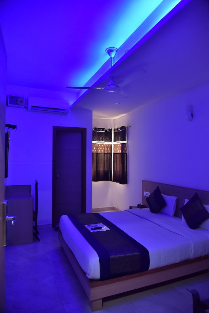 Deluxe Room - Photo 3