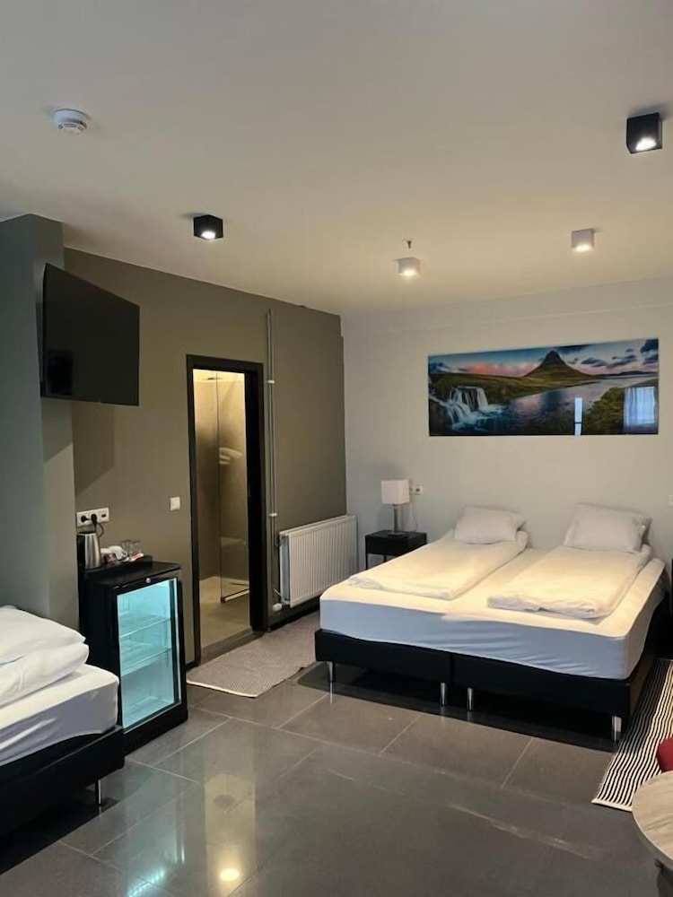 Family Quadruple Room, Multiple Beds photo 2