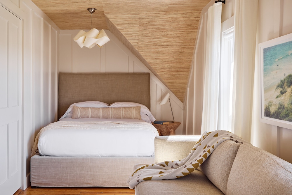 Gables Queen Deluxe - Photo 3