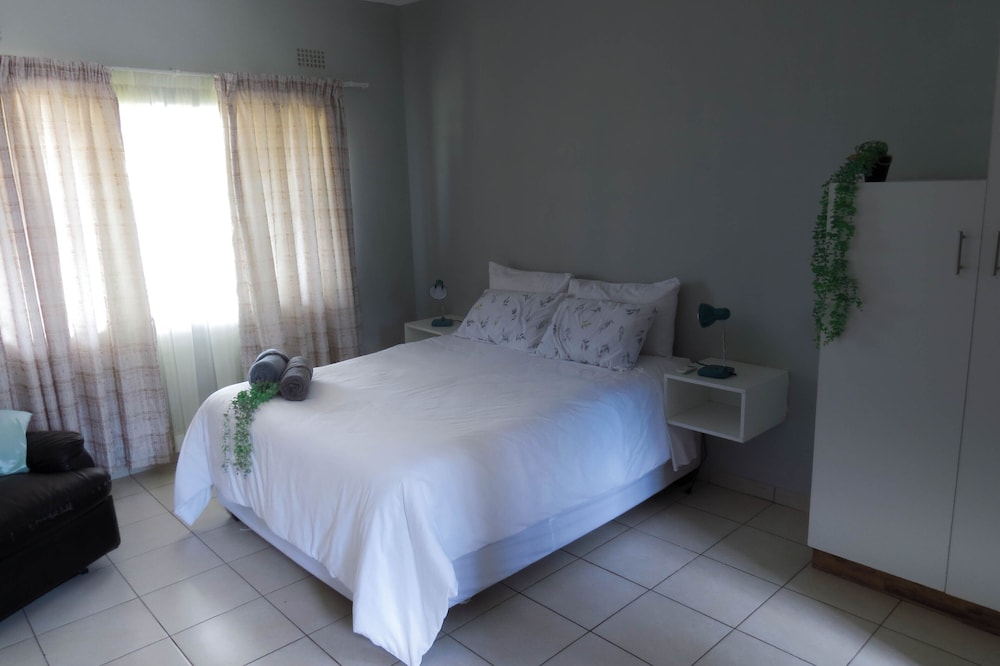 Basic Apartment photo 1