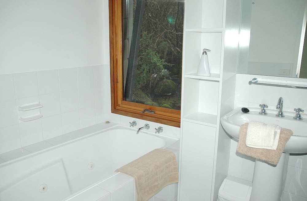 Superior Chalet, 2 Bedrooms, Mountain View, Mountainside photo 3