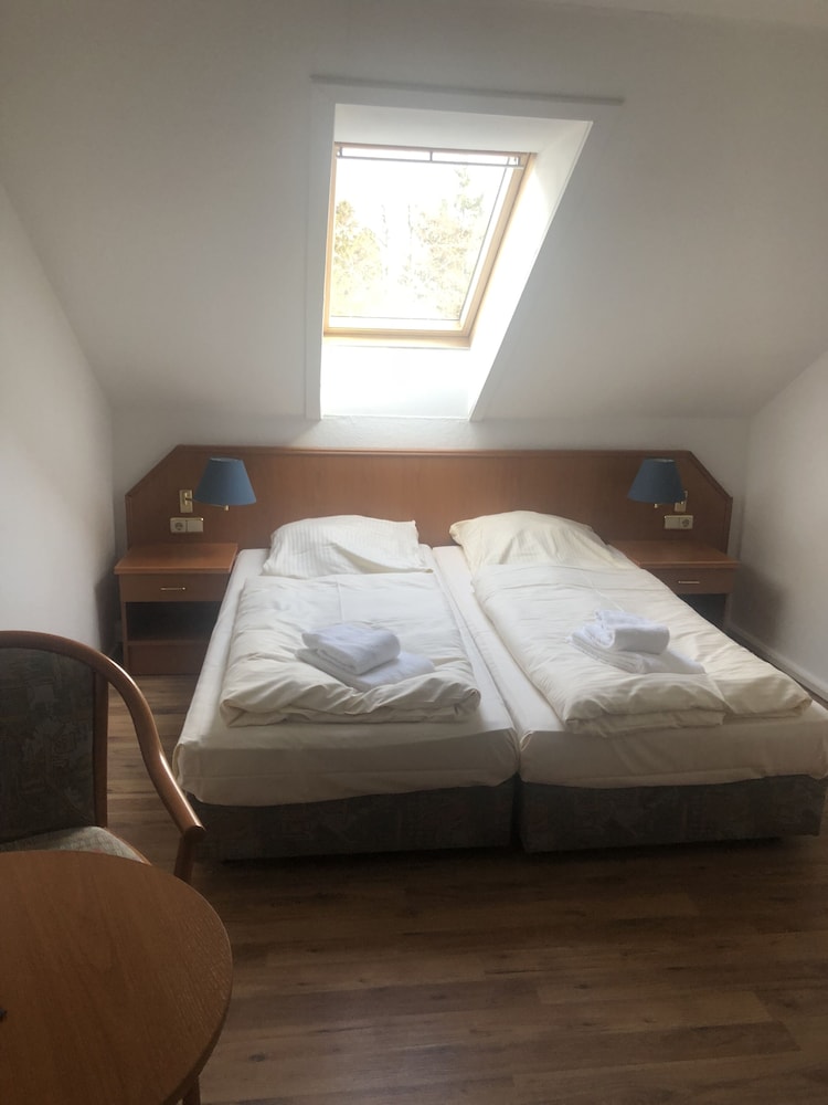 Basic Double Room