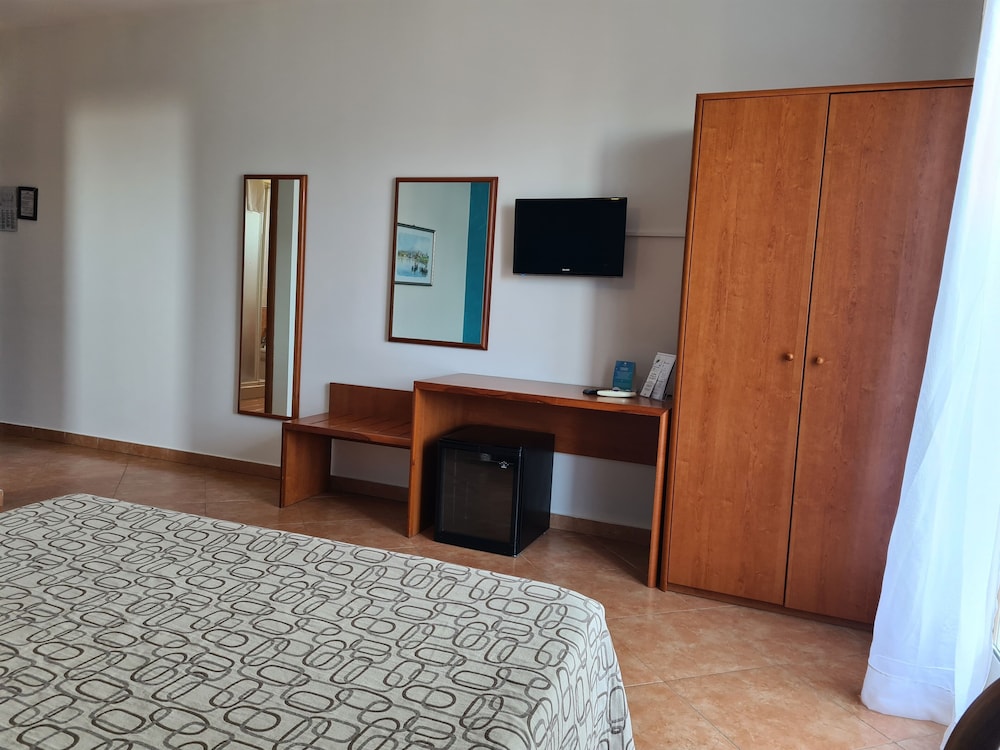 Classic Double or Twin Room, Balcony photo 2