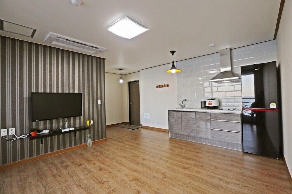 Room (308) photo 3