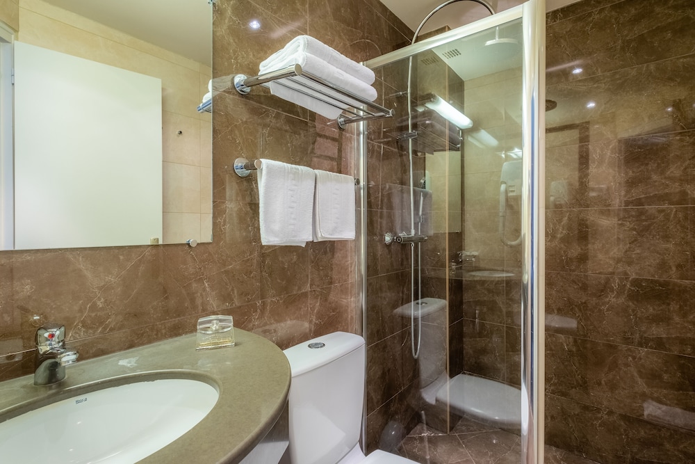Superior Double or Twin Room - Photo 4