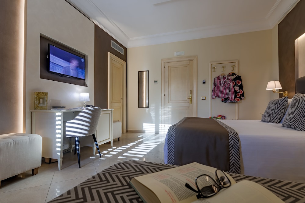 Superior Room, City View (202) - Photo 5