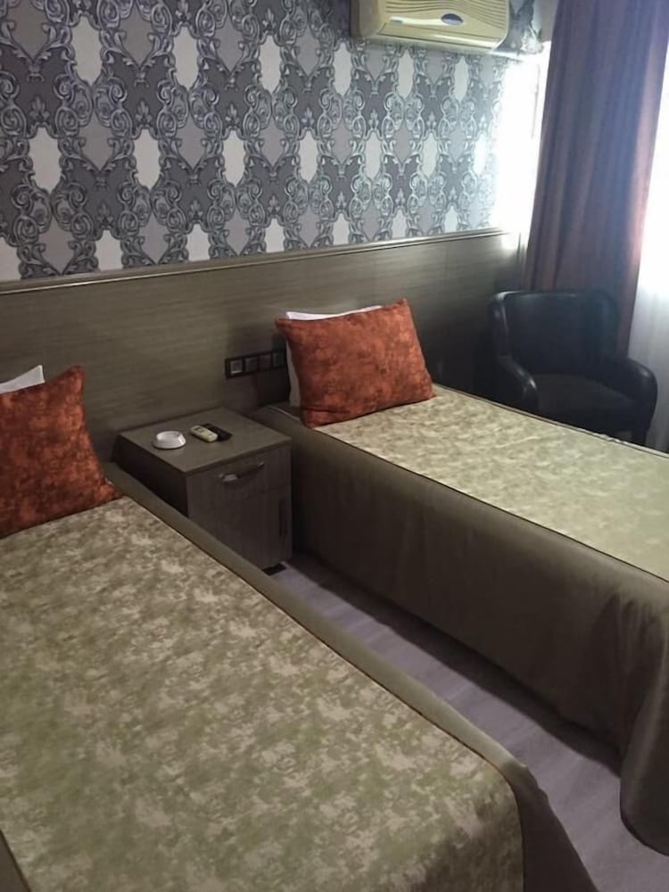 Classic Twin Room