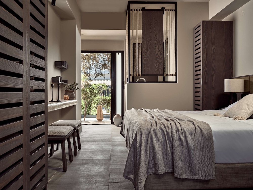 Evergreen One Bedroom Suite with Terrace