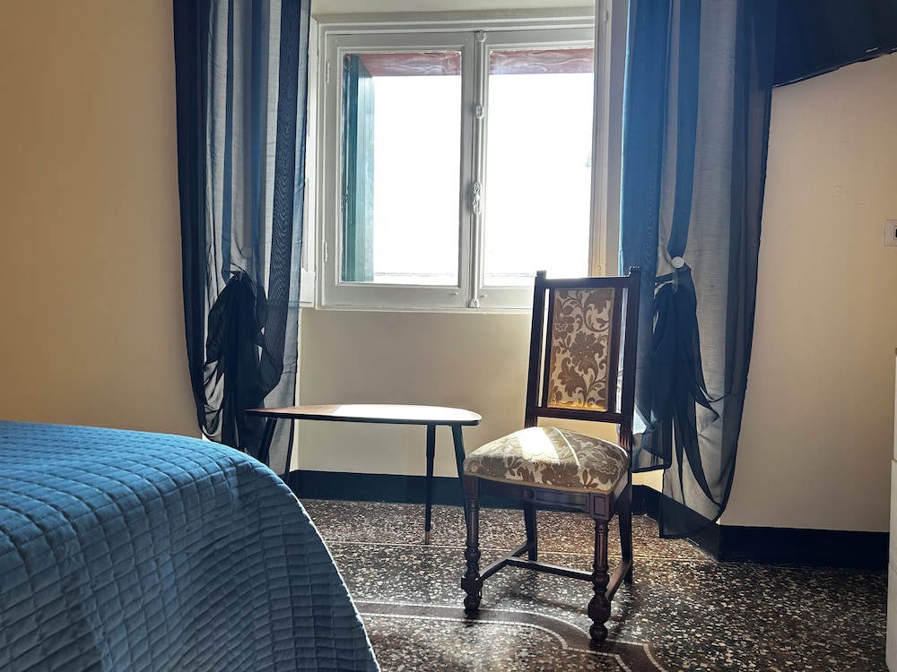 Deluxe Double Room, City View