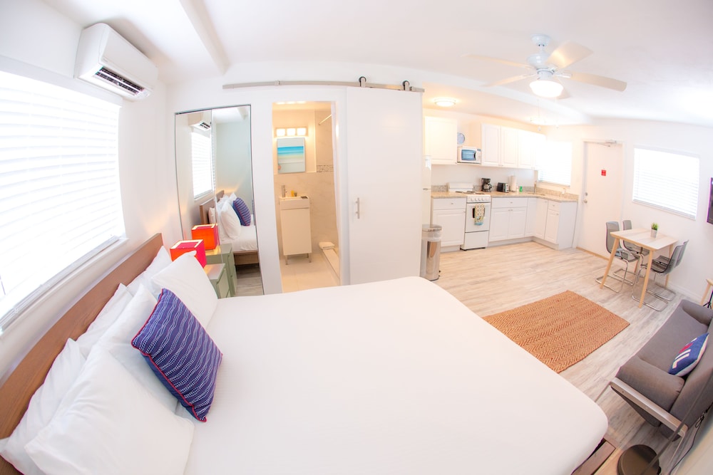 Studio Suite King - Photo 1