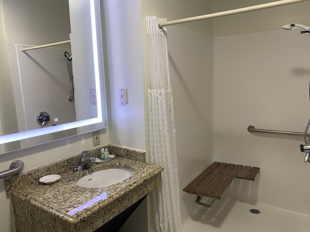 Double Room, 2 Double Beds, Accessible