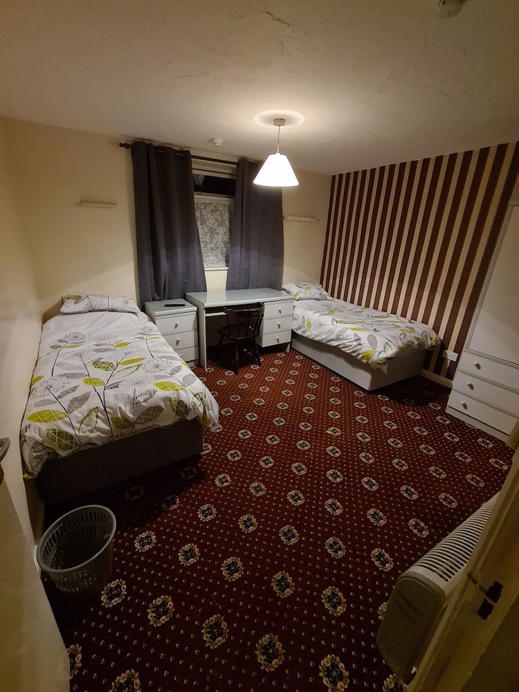 Basic Twin Room photo 1
