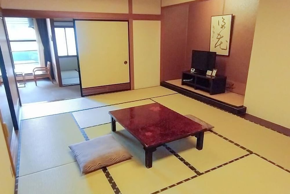 Economy Japanese-Style-Room with 12+4.5 Tatami mats(Annex) - Indoor Bath - Non-Smoking - Photo 1
