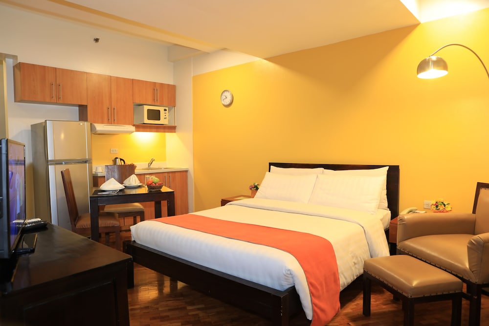 Superior Studio, 1 Queen Bed photo 3