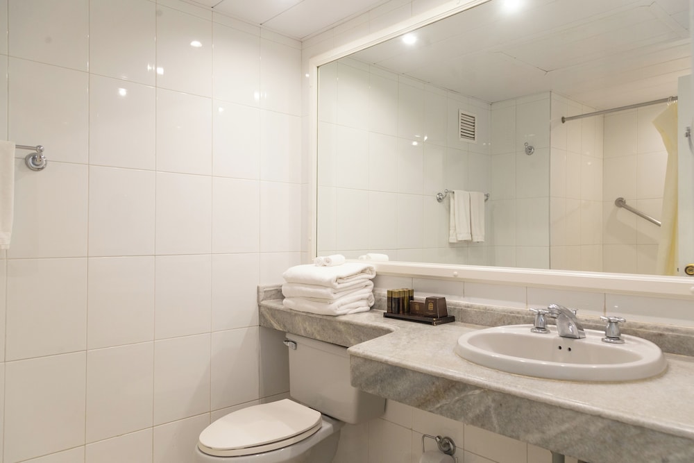 Room, 2 Double Beds (City or Courtyard View) - Photo 9