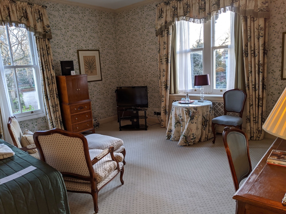 Deluxe Room, 1 King Bed - Photo 2
